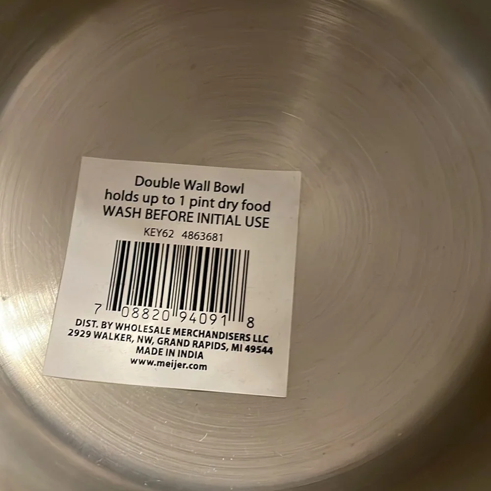 Double wall feeding bowl and a small squeaky bone bundle